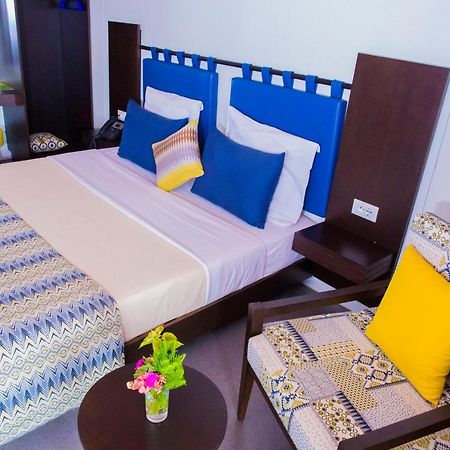 Dunia Hotel Ouagadougou Loumbila Dış mekan fotoğraf