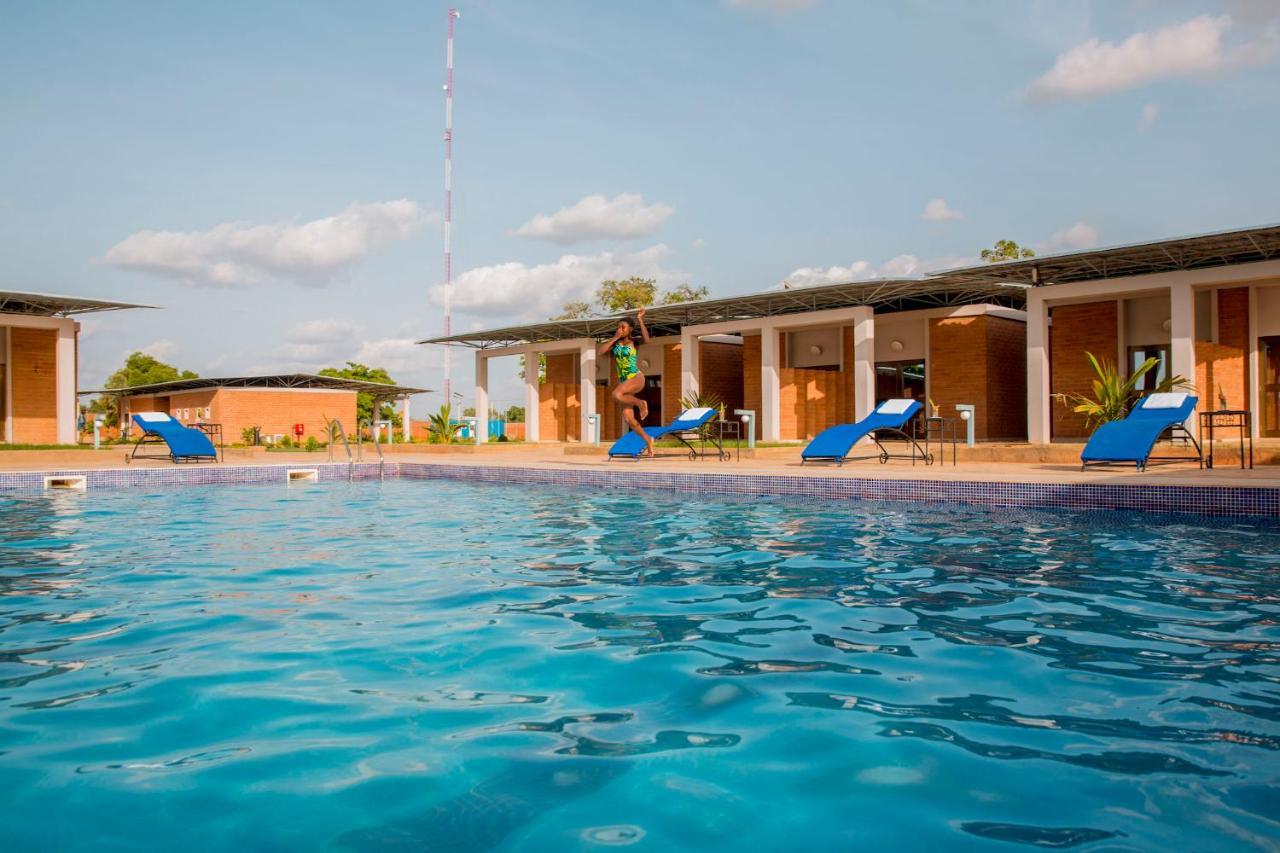Dunia Hotel Ouagadougou Loumbila Dış mekan fotoğraf